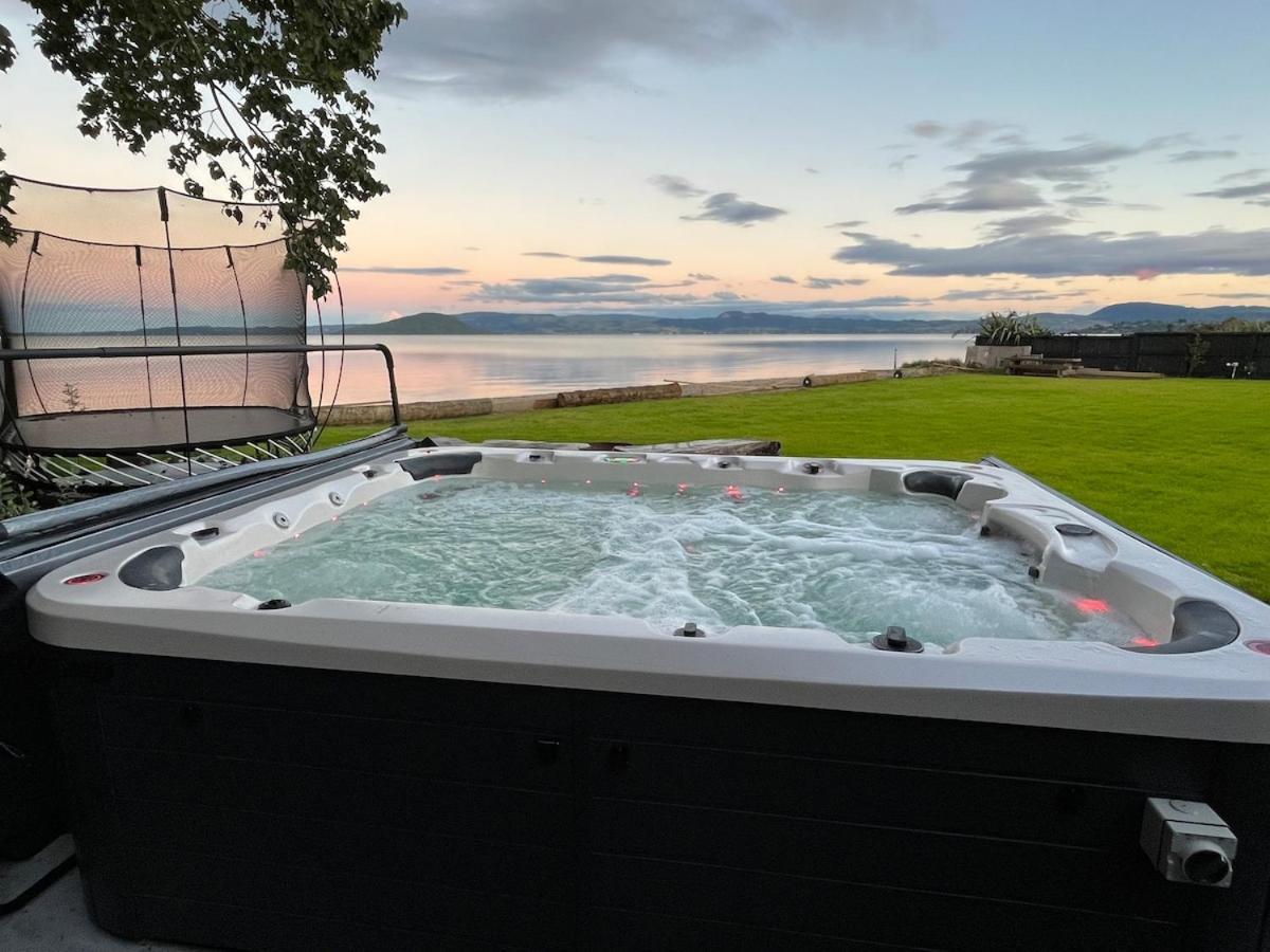 Jandals & Joy Lakefront Retreat ロトルア エクステリア 写真